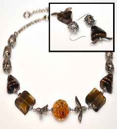 JujureÃ£l Out of Africa - Necklace and Earring Set.